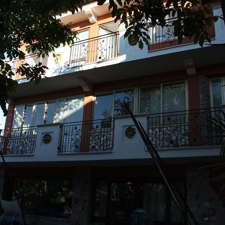 B&B Il Giardino Delle Meraviglie เมลิโต ดิ ปอร์โตซัลโว ภายนอก รูปภาพ