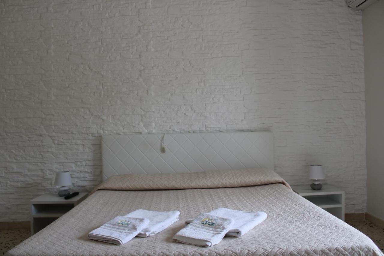 B&B Il Giardino Delle Meraviglie เมลิโต ดิ ปอร์โตซัลโว ภายนอก รูปภาพ