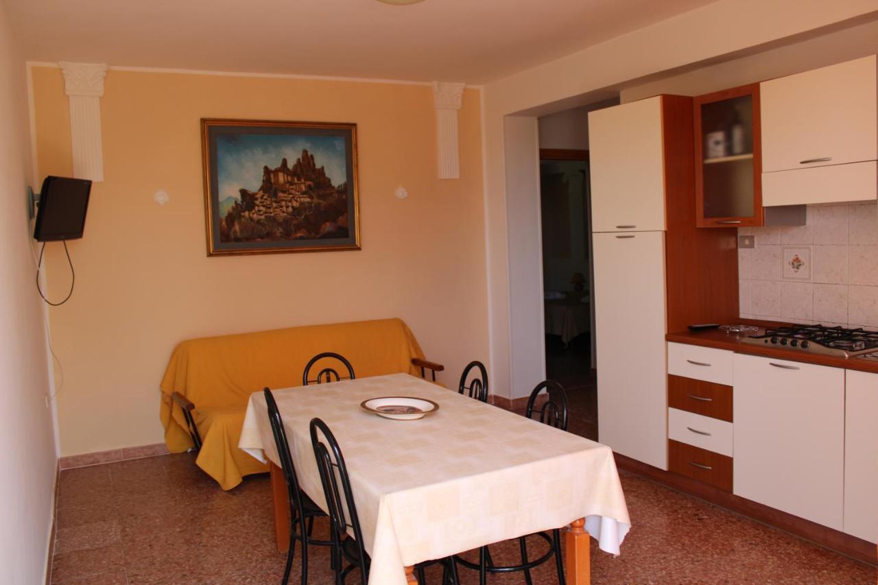 B&B Il Giardino Delle Meraviglie เมลิโต ดิ ปอร์โตซัลโว ภายนอก รูปภาพ