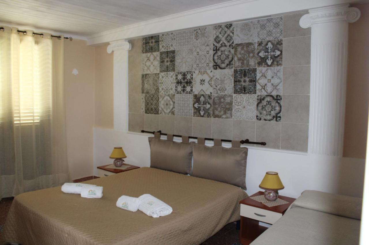 B&B Il Giardino Delle Meraviglie เมลิโต ดิ ปอร์โตซัลโว ภายนอก รูปภาพ